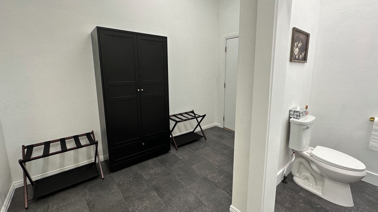Photo of Bathroom in Malad City