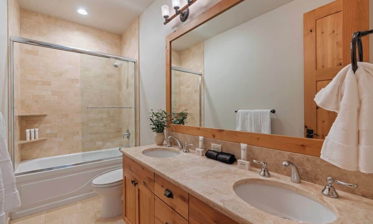 Photo of Bathroom in Elkhorn Village