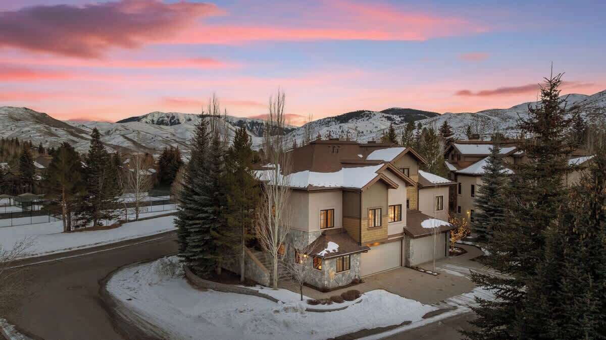 Photo of Outdoor in Elkhorn Village