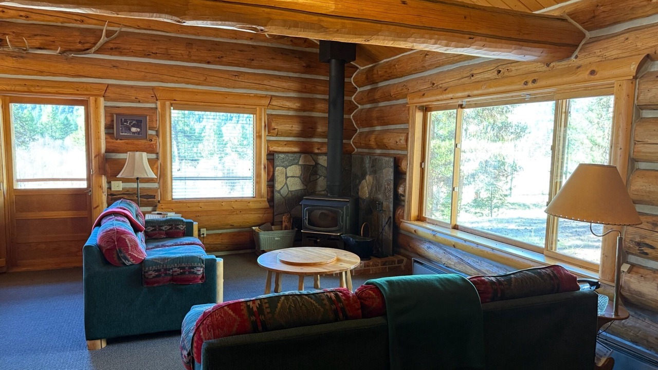 Photo of Livingroom in Darby