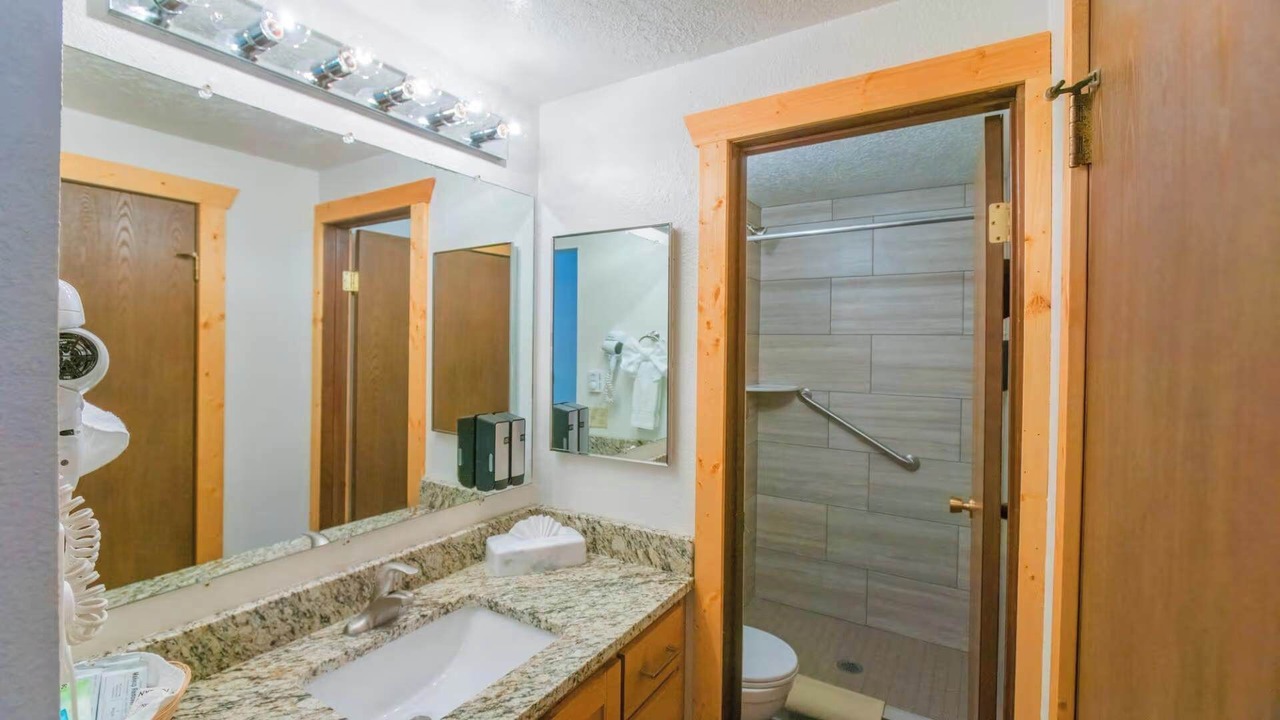 Photo of Bathroom in Island Park