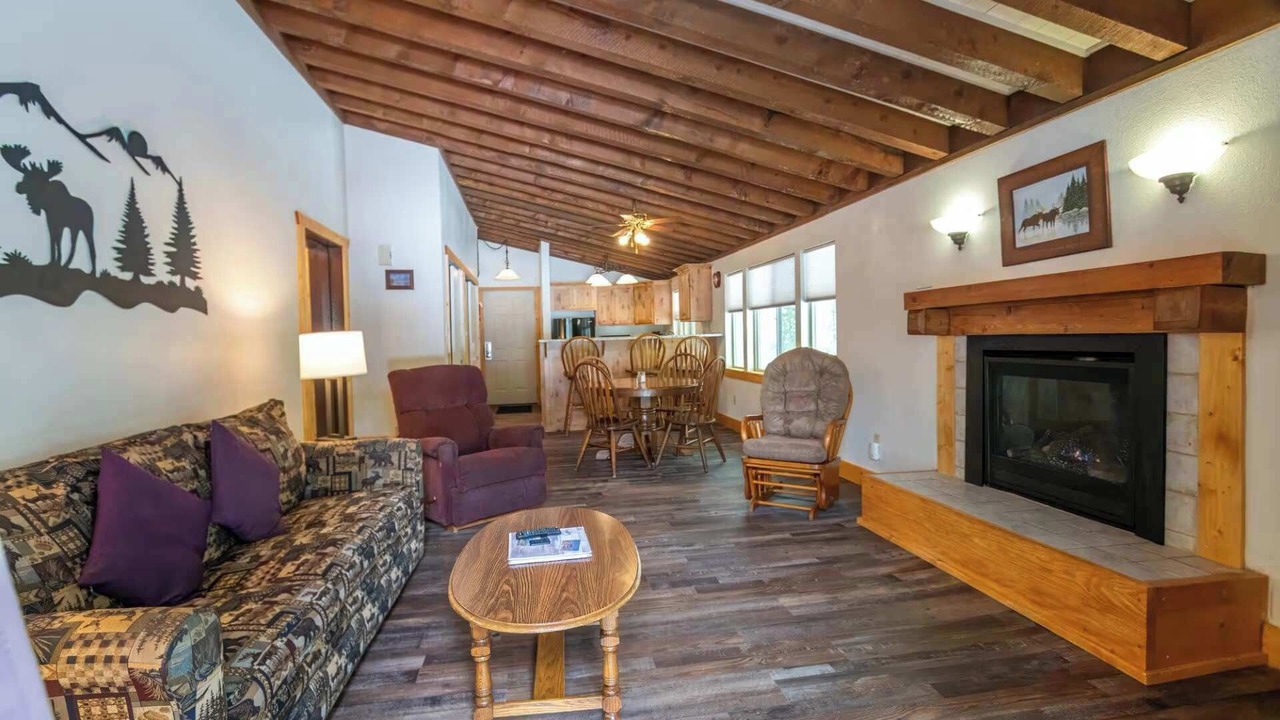 Photo of Livingroom in Island Park