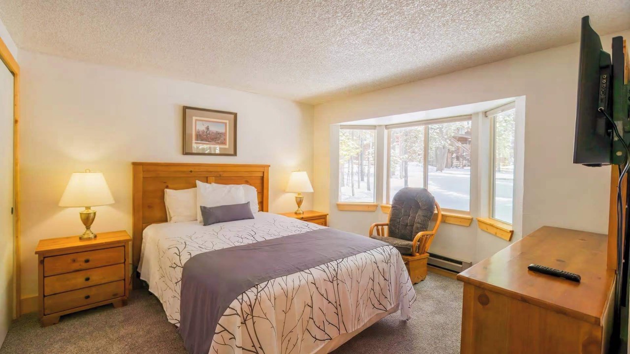 Photo of Bedroom in Island Park