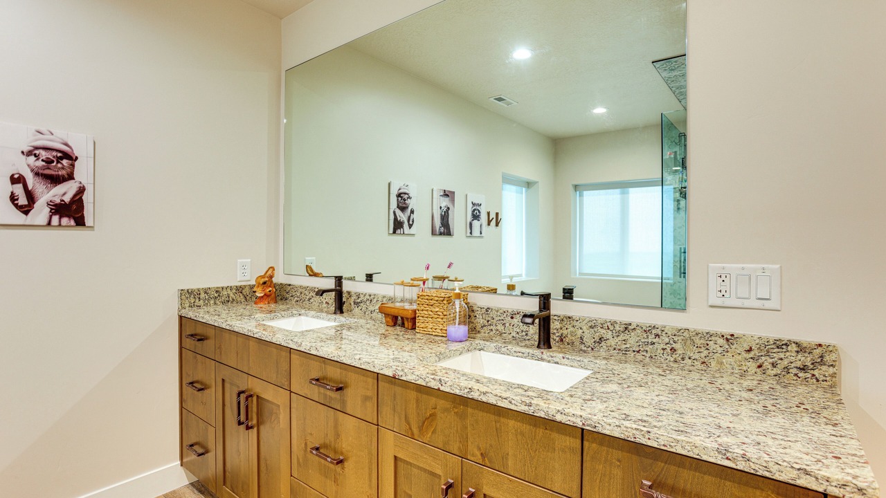 Photo of Bathroom in Garden City
