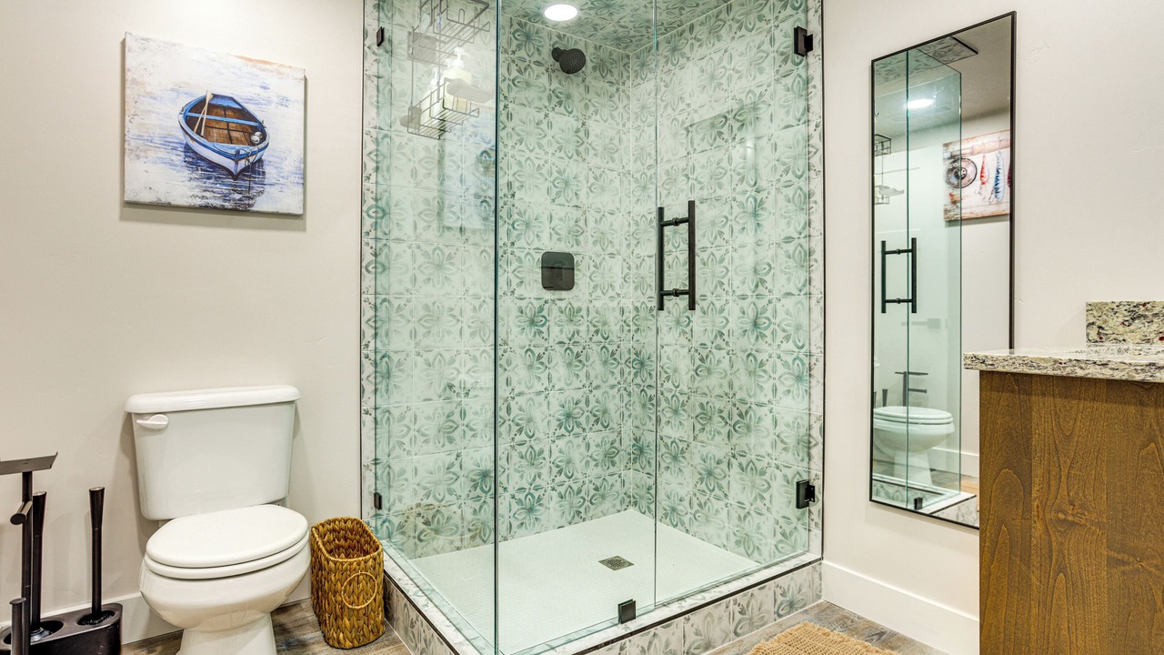 Photo of Bathroom in Garden City