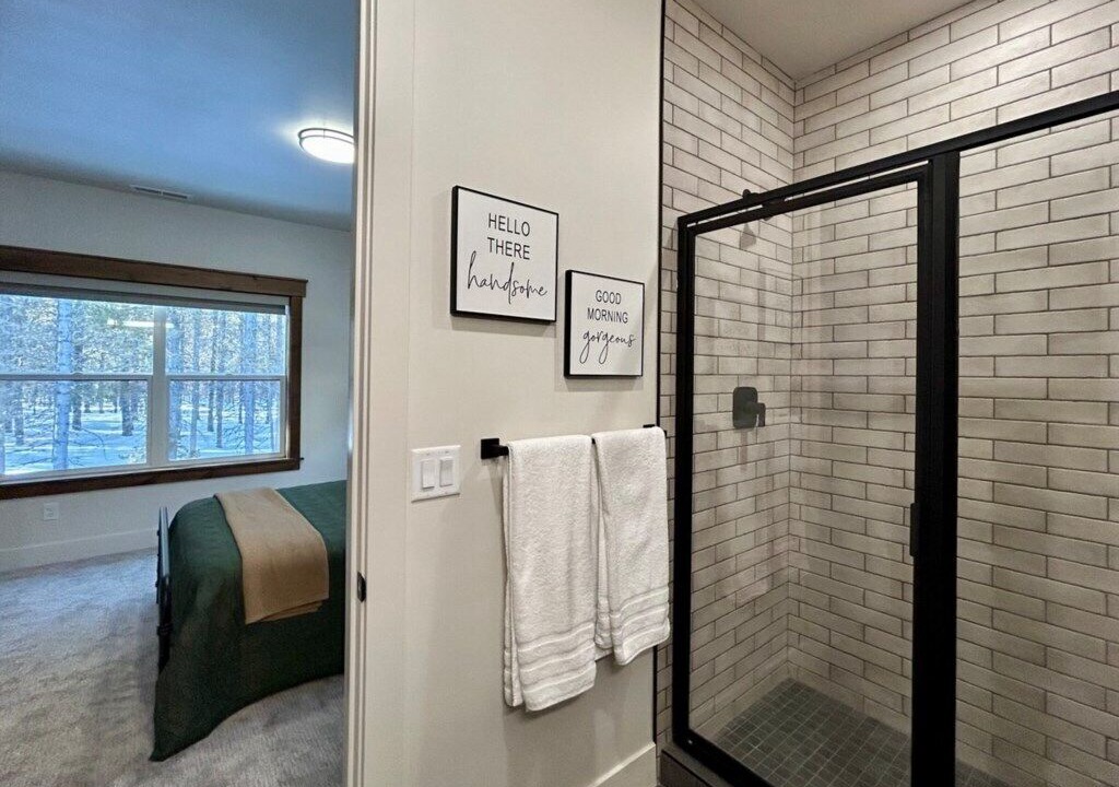 Photo of Bathroom in Island Park