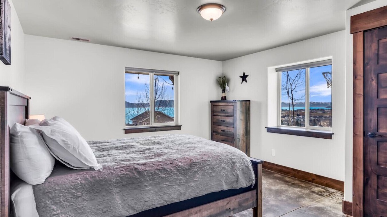 Photo of Bedroom in Harbor Village