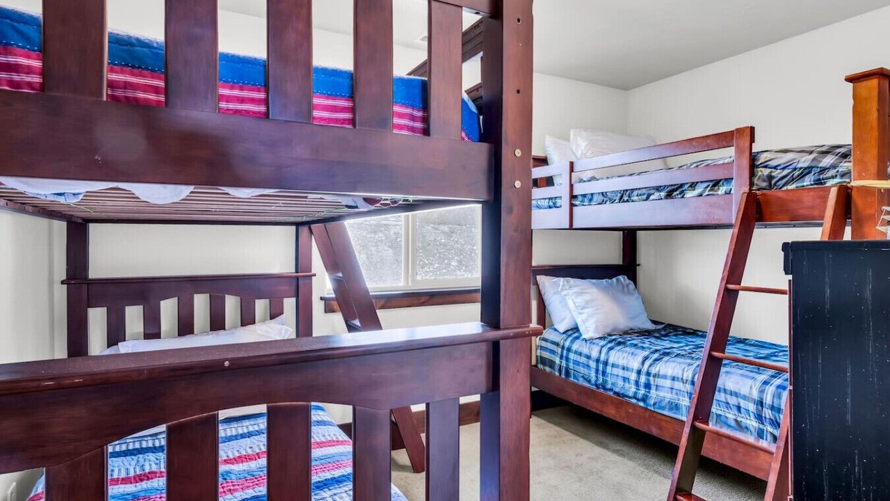 Photo of Bedroom in Harbor Village