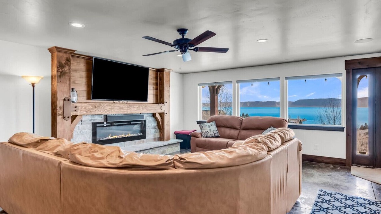 Photo of Livingroom in Harbor Village