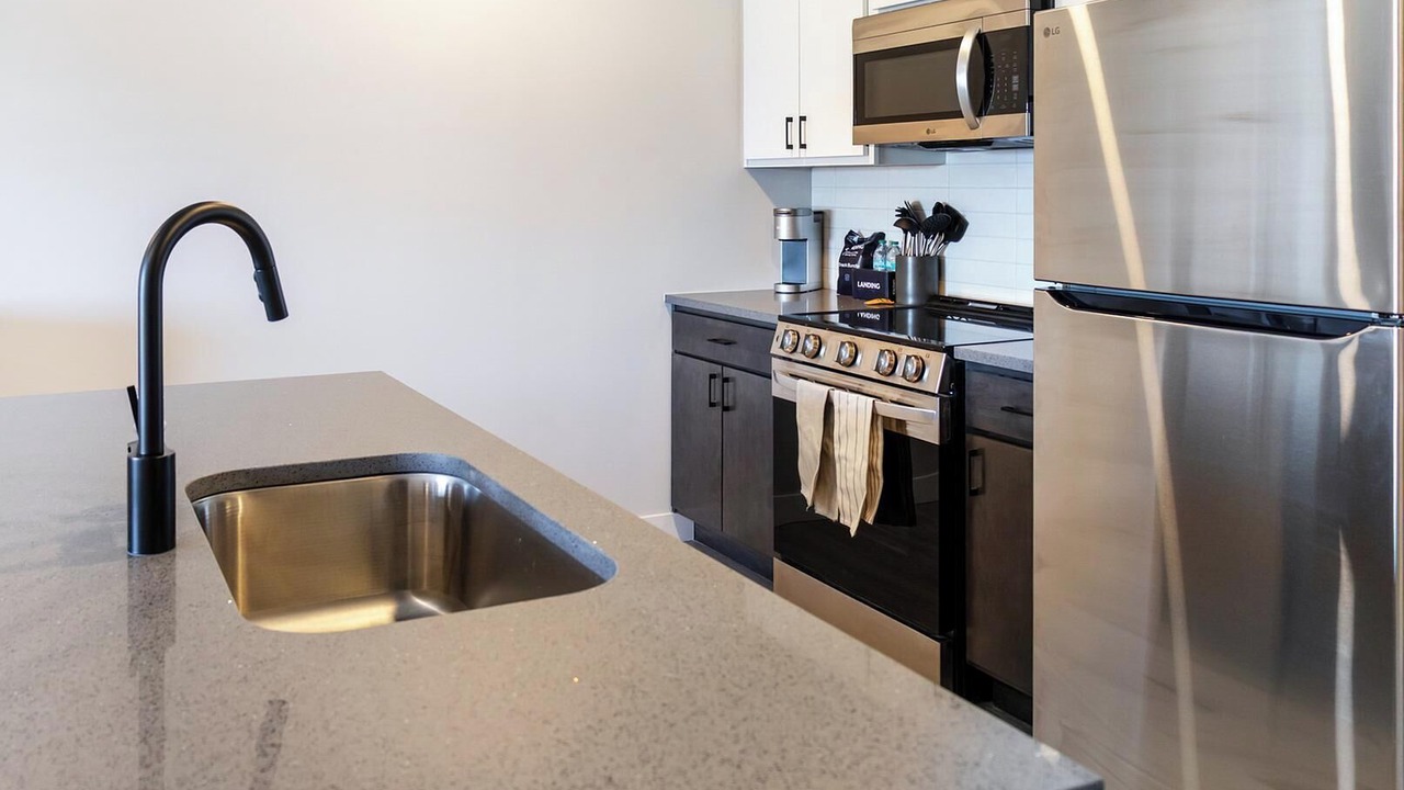 Photo of Kitchen in People's Freeway