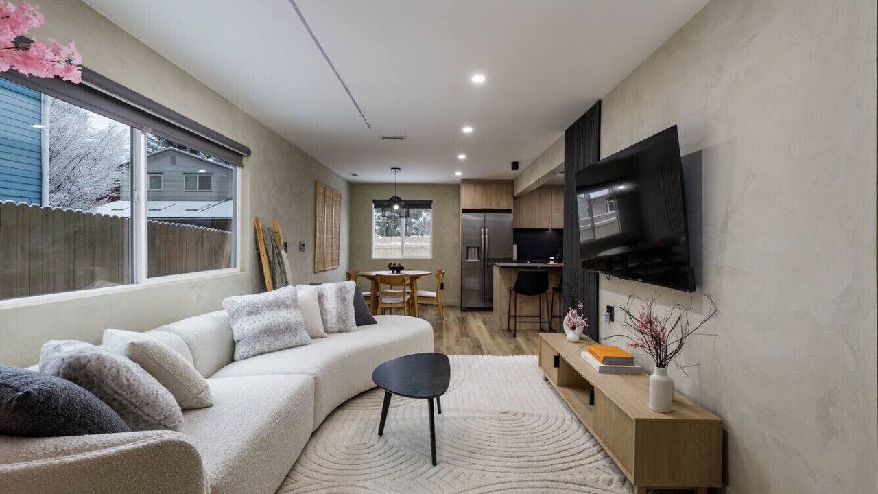 Photo of Livingroom in Cottonwood Heights