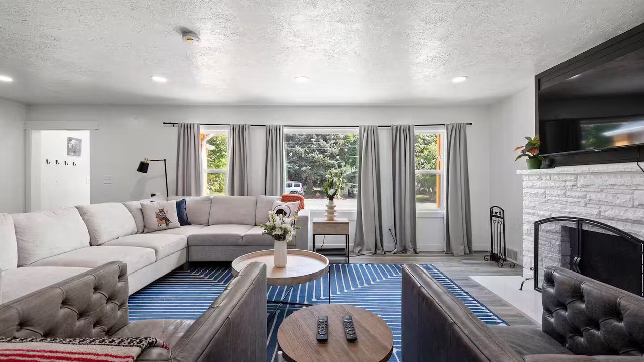 Photo of Livingroom in Holladay