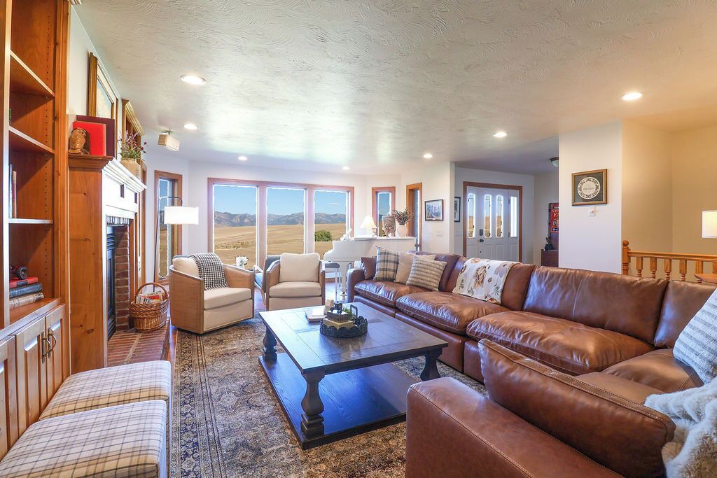 Photo of Livingroom in Ririe