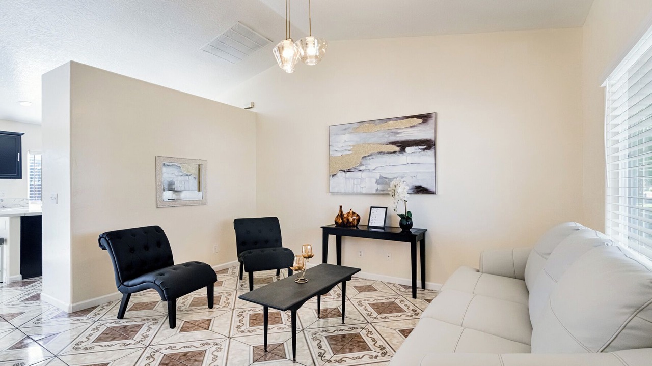Photo of Livingroom in Caldwell