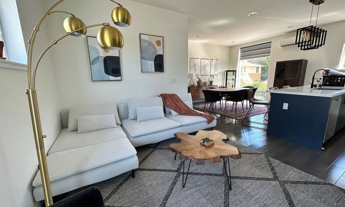 Photo of Livingroom in Columbia City