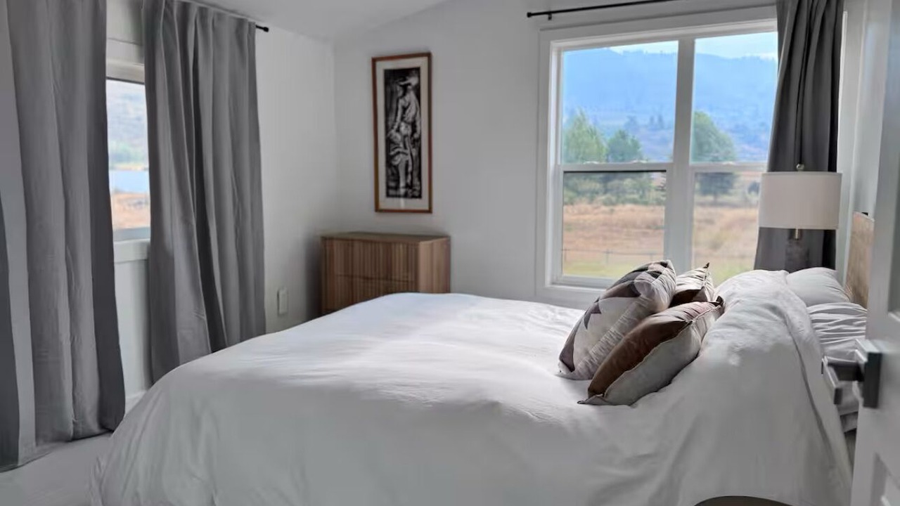 Photo of Bedroom in Palisades