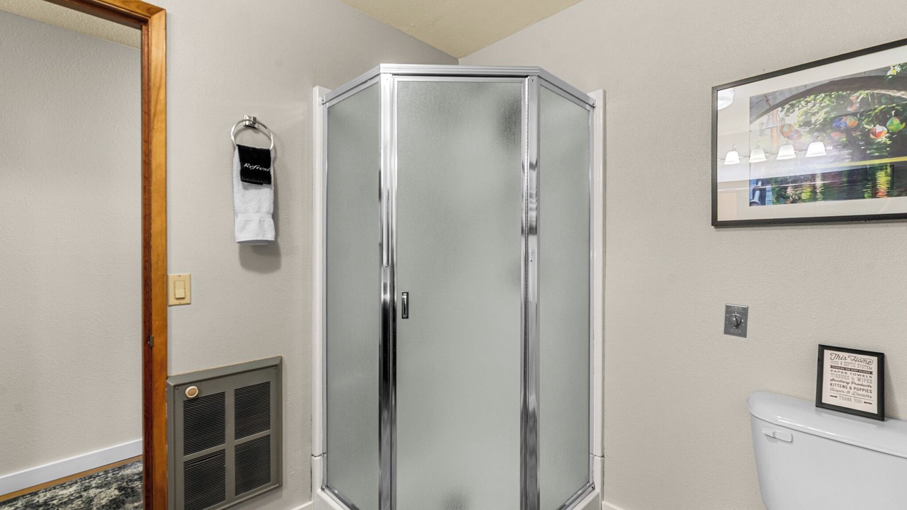 Photo of Bathroom in Peshastin