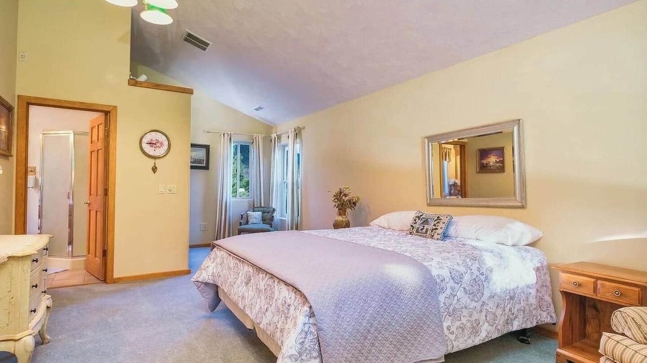Photo of Bedroom in Irwin