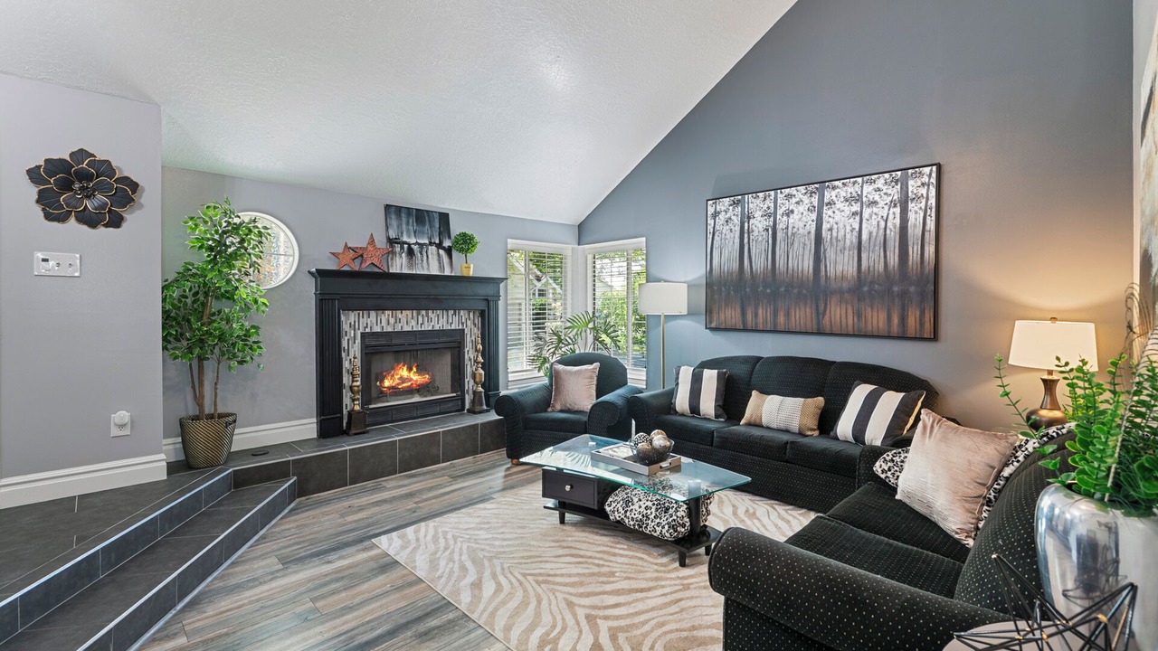 Photo of Livingroom in Millcreek