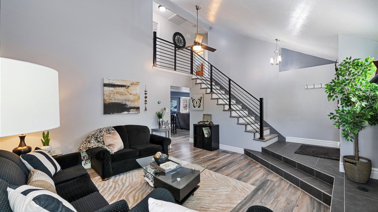 Photo of Livingroom in Millcreek