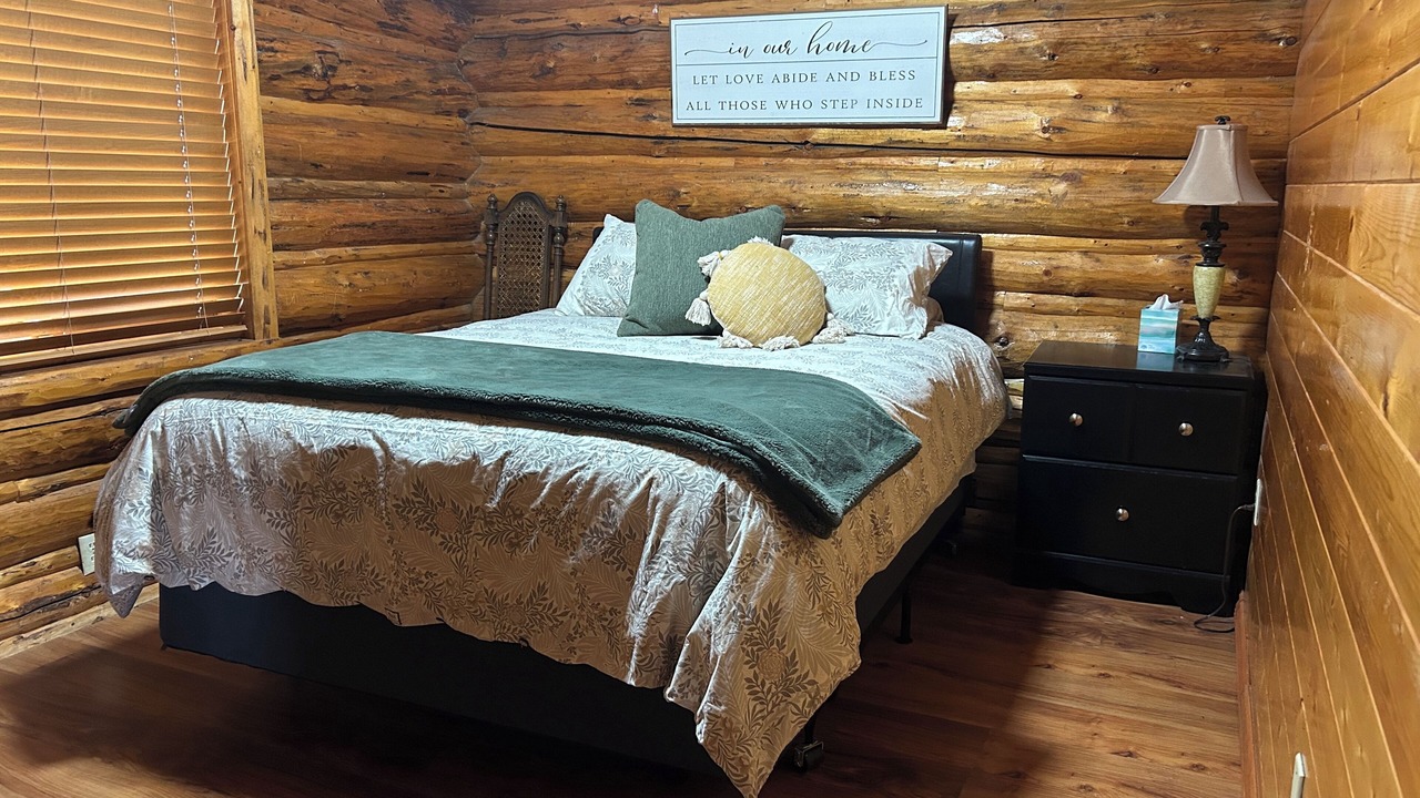 Photo of Bedroom in Pleasant View