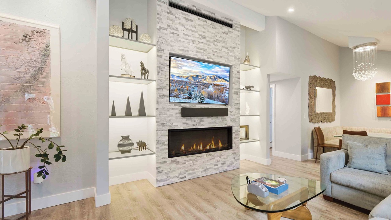 Photo of Livingroom in Warm Springs