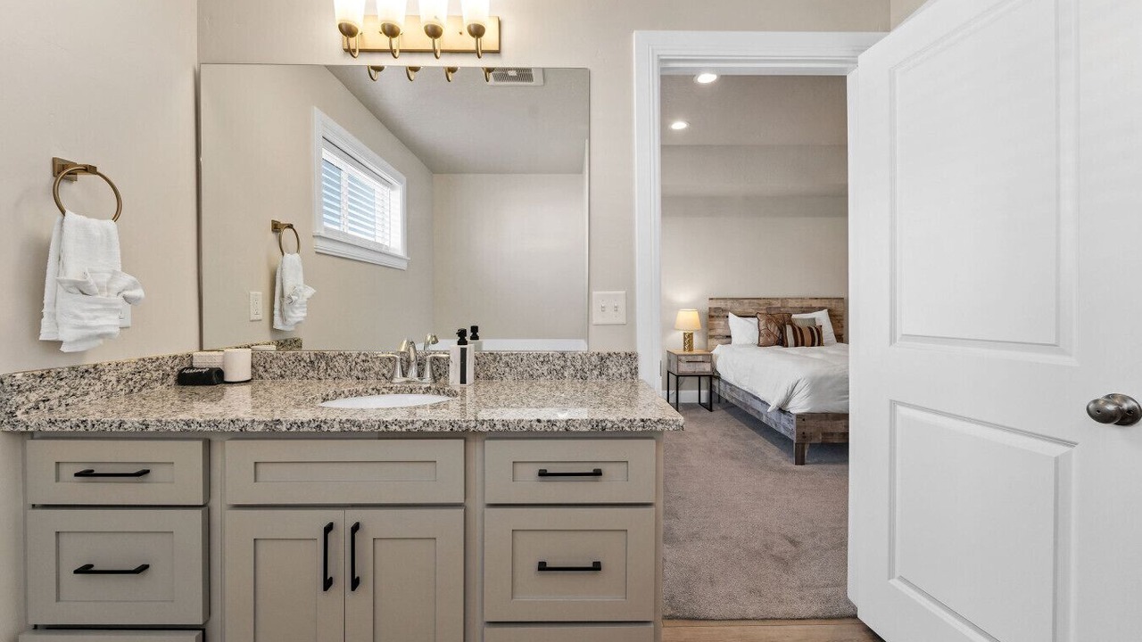 Photo of Bathroom in Garden City