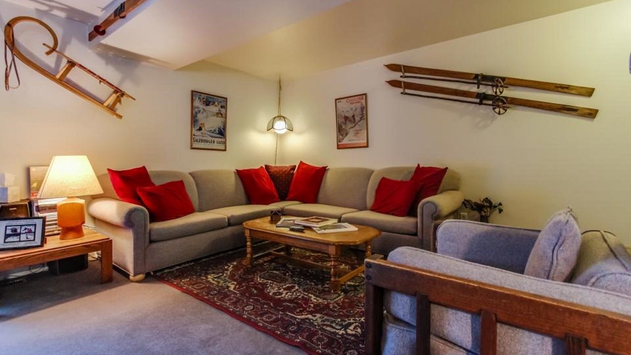 Photo of Livingroom in Cottonwood Heights