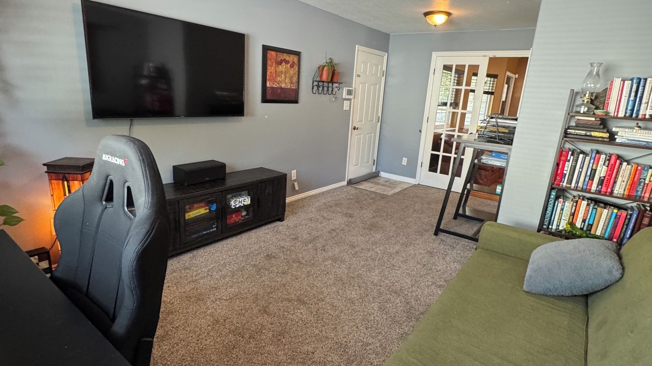 Photo of Livingroom in Ammon