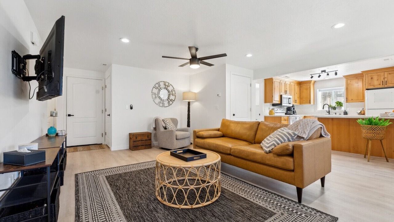Photo of Livingroom in Logan