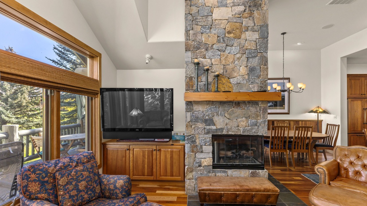 Photo of Livingroom in Elkhorn Village