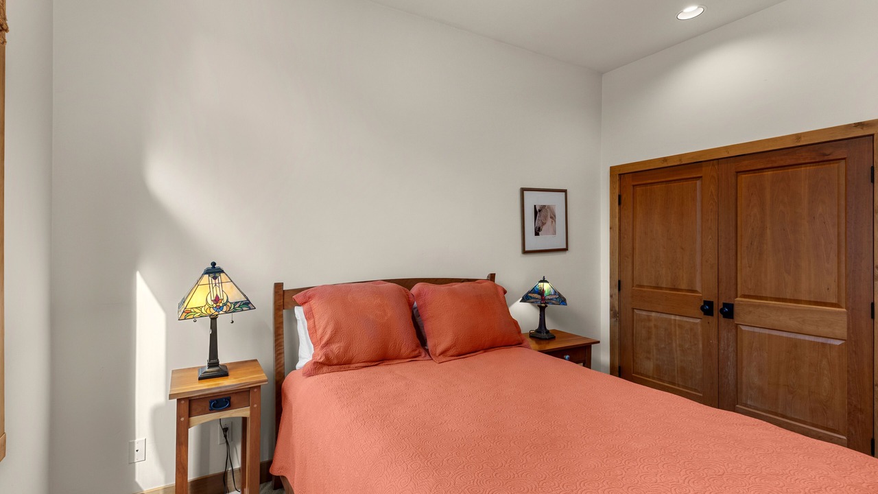 Photo of Bedroom in Elkhorn Village