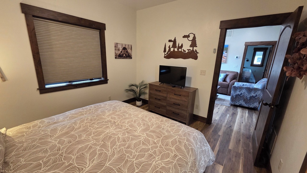Photo of Bedroom in West Yellowstone