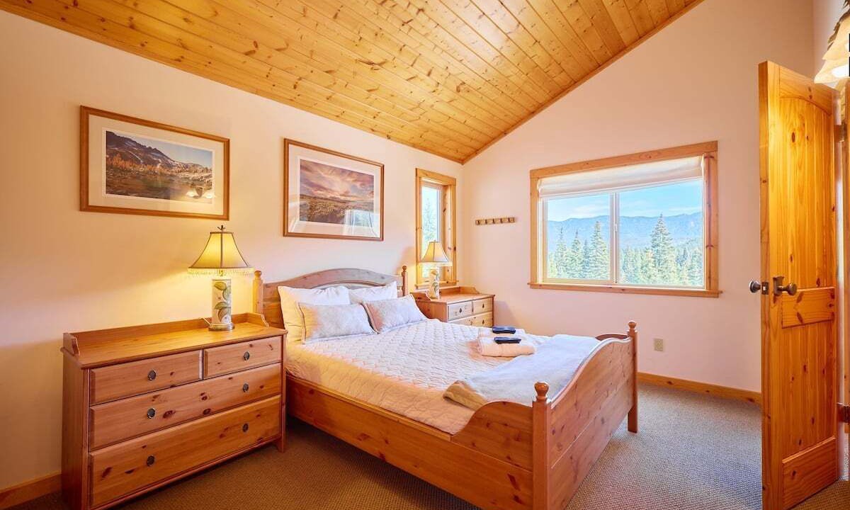 Photo of Bedroom in Leavenworth