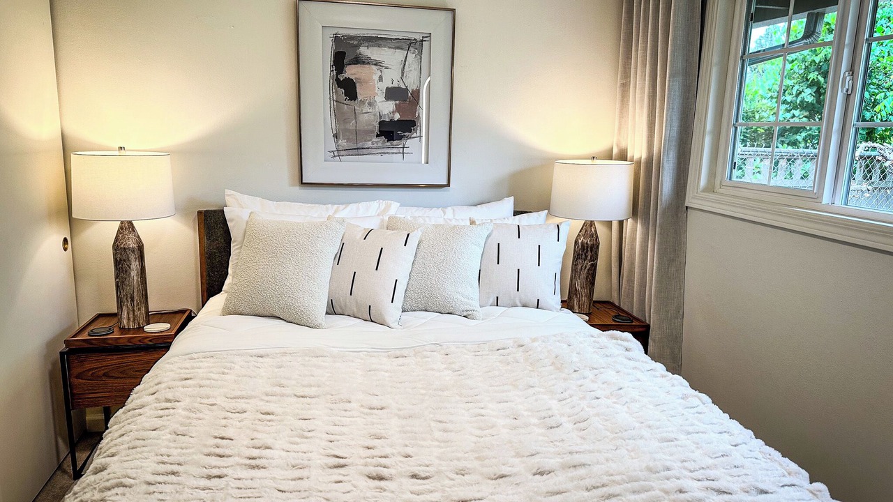 Photo of Bedroom in East Lake Hills