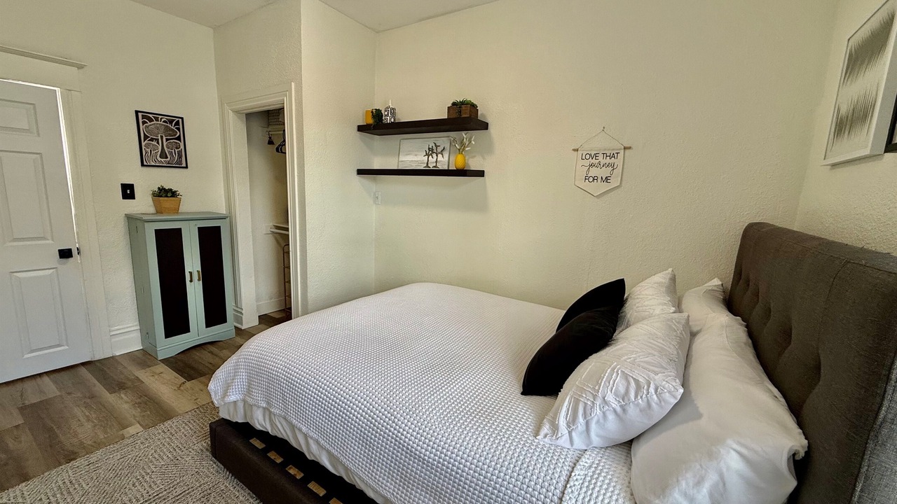 Photo of Bedroom in Poplar Grove