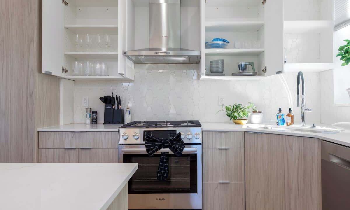 Photo of Kitchen in North Queen Anne