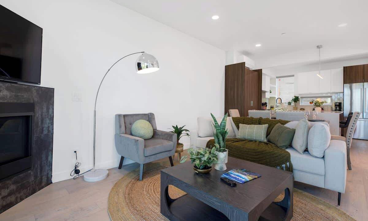 Photo of Livingroom in North Queen Anne