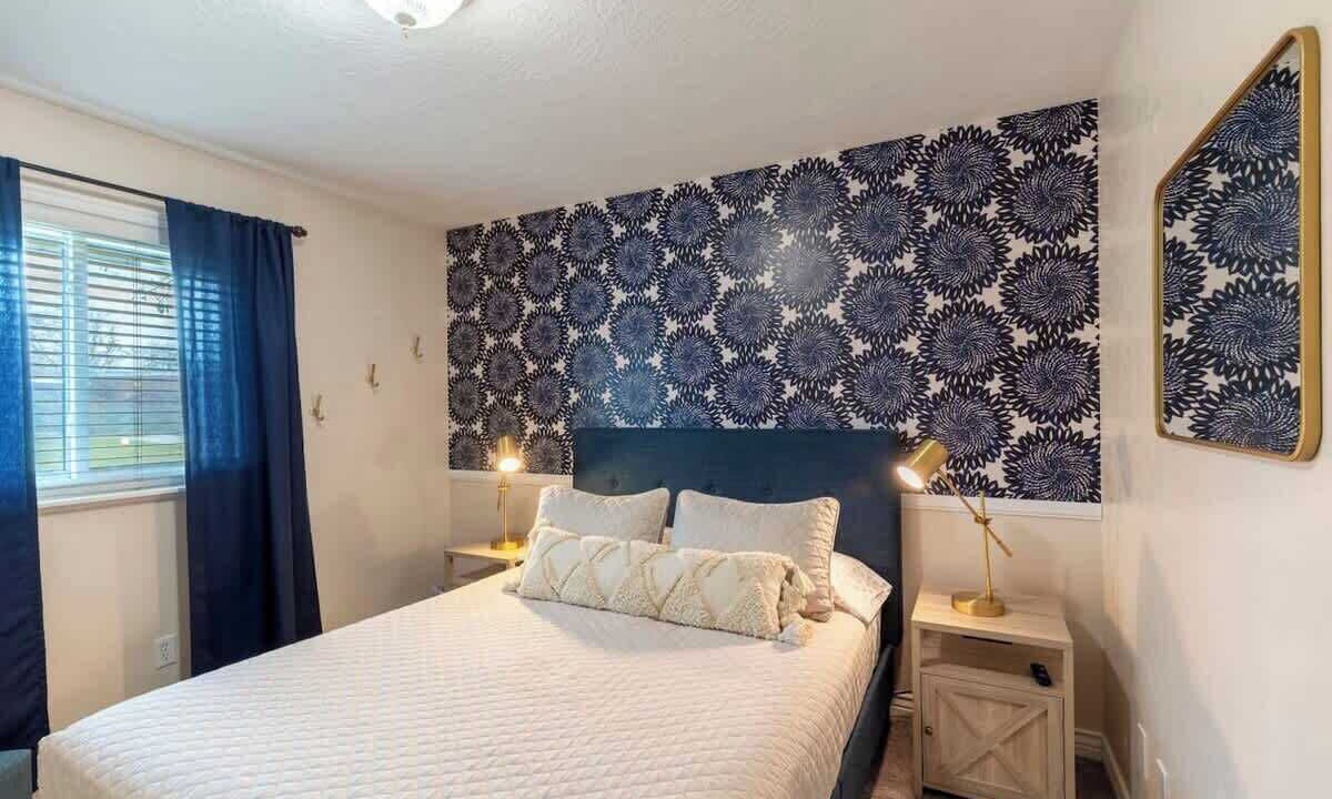 Photo of Bedroom in Lakeview