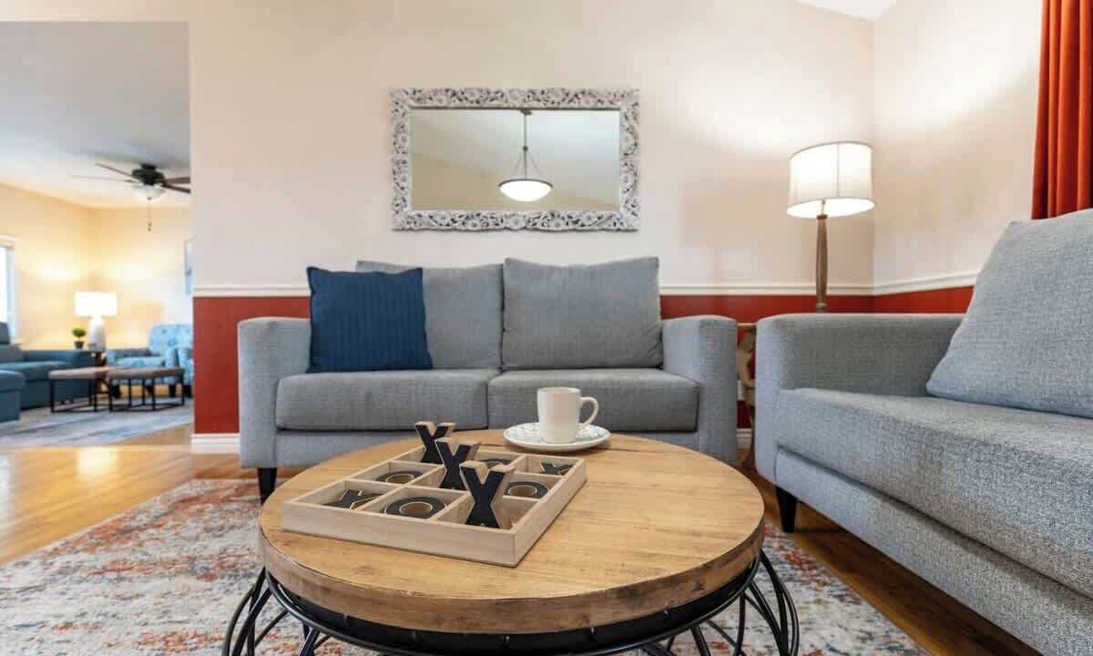 Photo of Livingroom in Lakeview