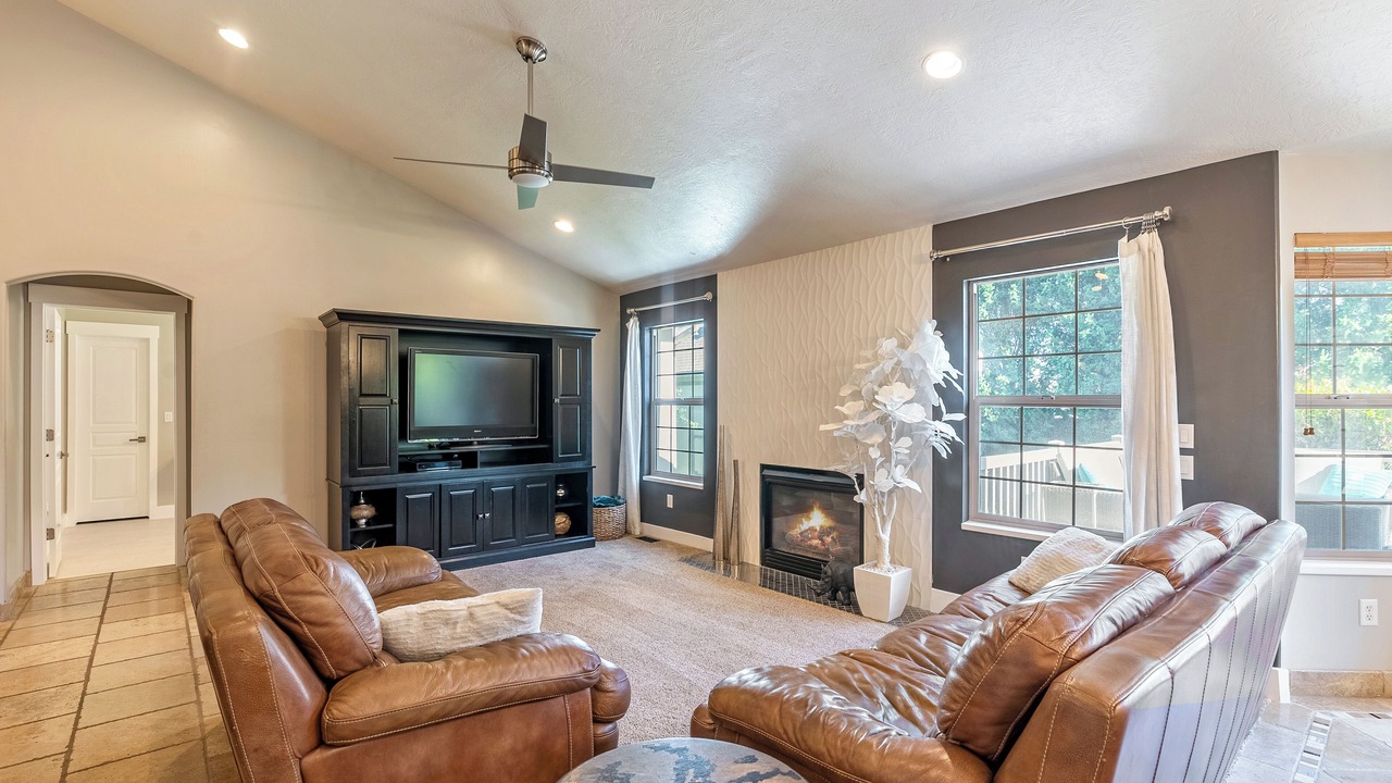 Photo of Livingroom in Orem