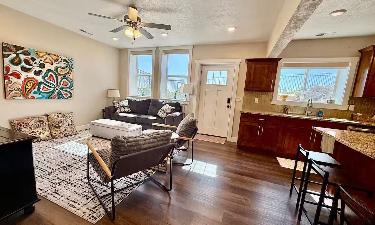 Photo of Livingroom in North Ogden