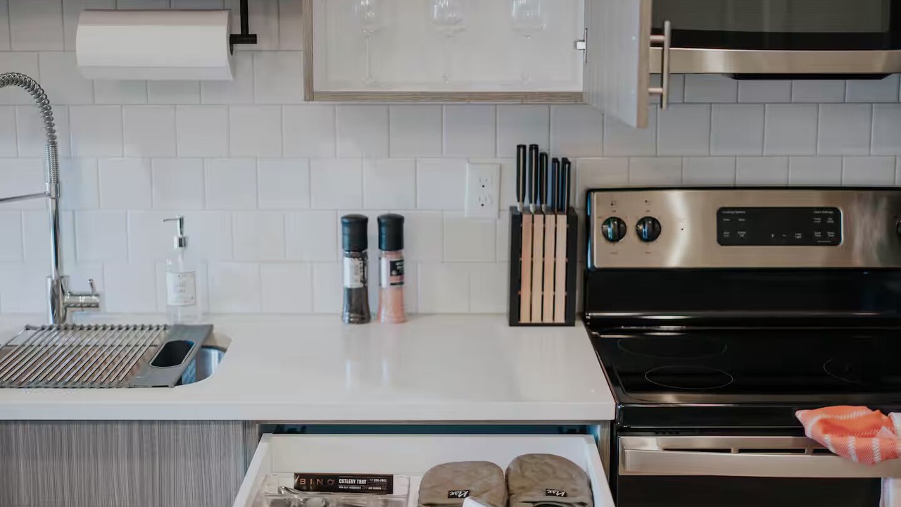 Photo of Kitchen in People's Freeway