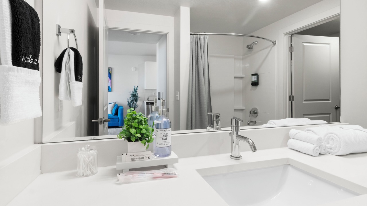 Photo of Bathroom in People's Freeway
