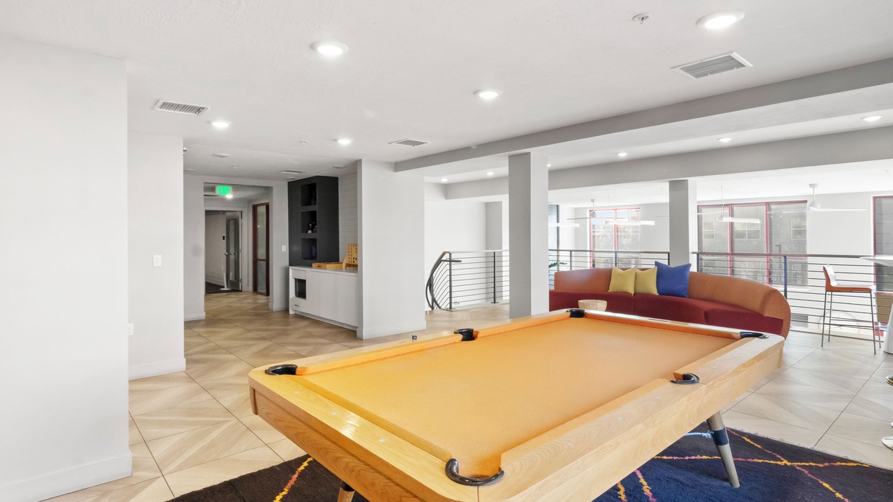 Photo of Bedroom in People's Freeway