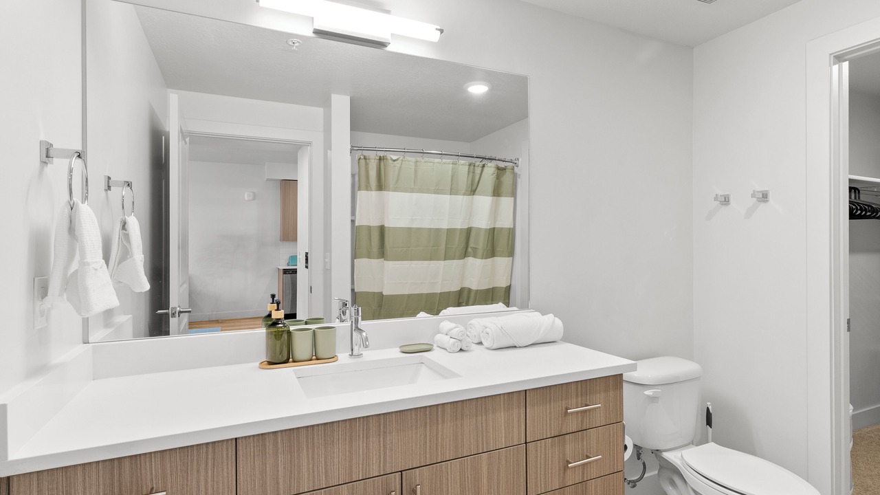 Photo of Bathroom in People's Freeway