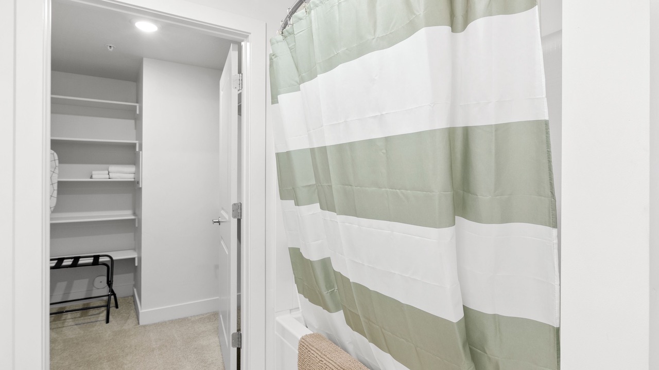 Photo of Bathroom in People's Freeway