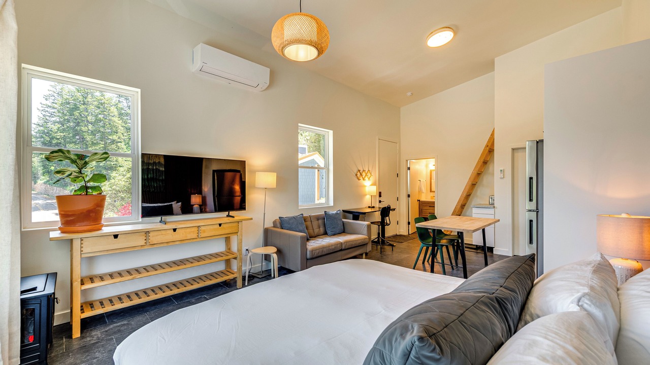 Photo of Bedroom in Summit Park