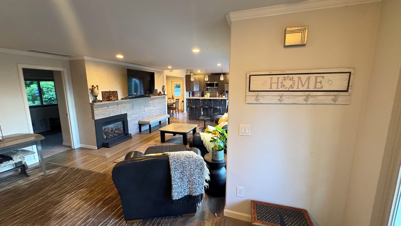 Photo of Livingroom in Mukilteo