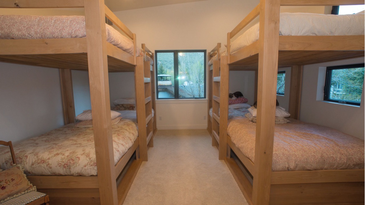 Photo of Bedroom in Warm Springs